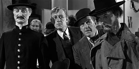 The Lavender Hill Mob!  A Hilarious Heist Starring Alec Guinness and an Unforgettable Plan for Gold Smuggling